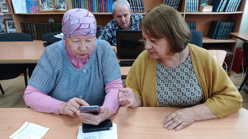 Тучковские долголеты осваивали социальные сети
