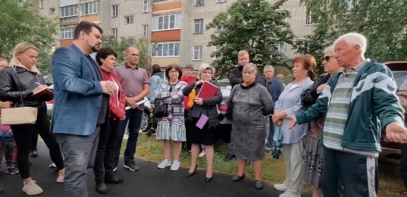 Николай Пархоменко провёл встречу с жителями посёлка Дорохово