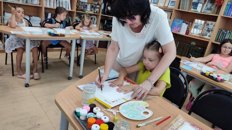 В Тучковской библиотеке читатели занимались в творческой мастерской