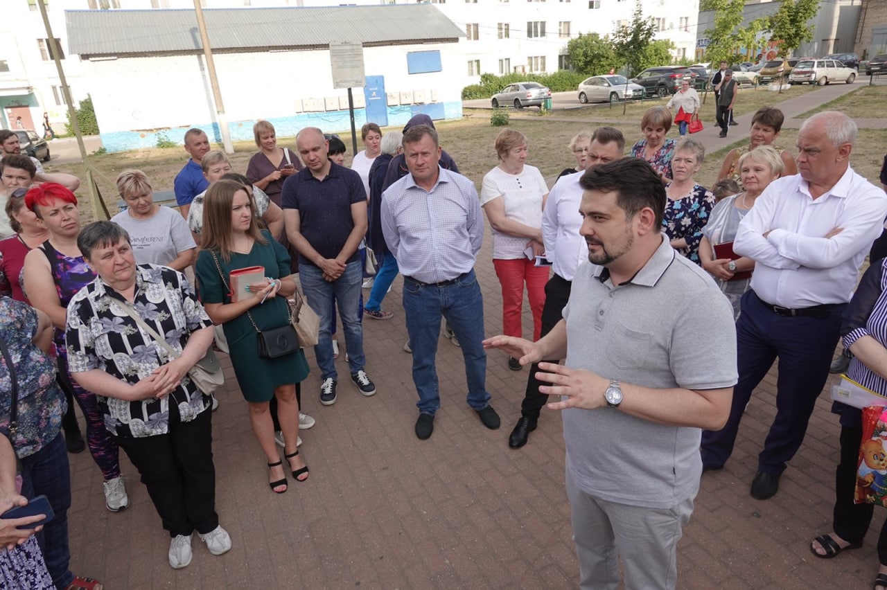 Николай Пархоменко обсудил проблемы с жителями Тучково | 02.08.2022 | Руза  - БезФормата