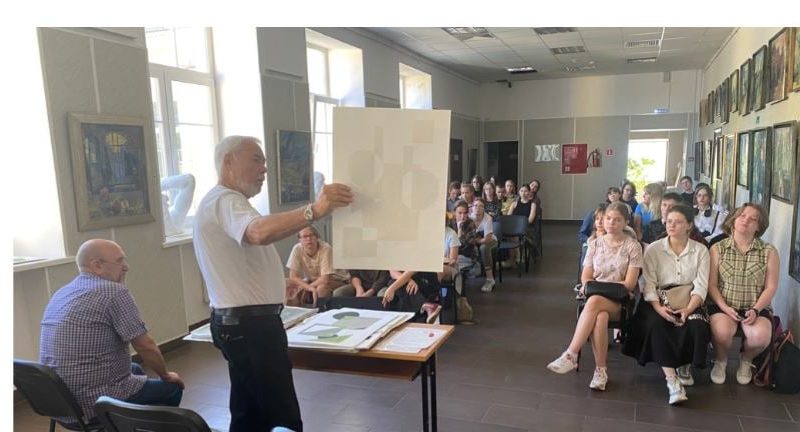 В Рузском филиале МГКИ провели консультацию для поступающих