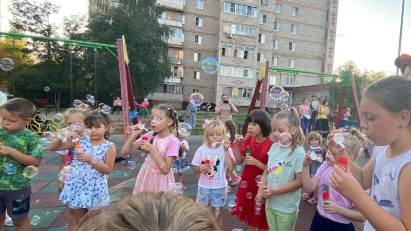 Тучковцы устроили шоу мыльных пузырей