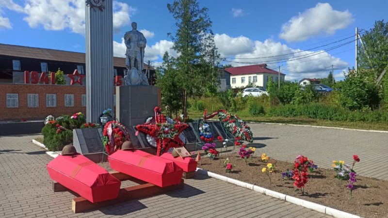 В Колюбакино перезахоронили останки воинов