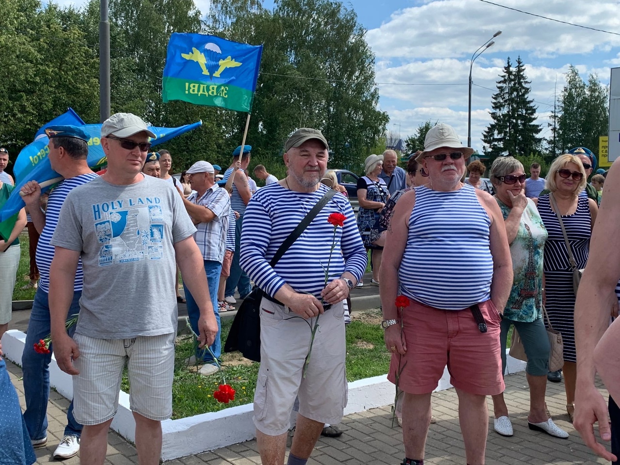 В Рузе прыгали парашютисты | 02.08.2022 | Руза - БезФормата