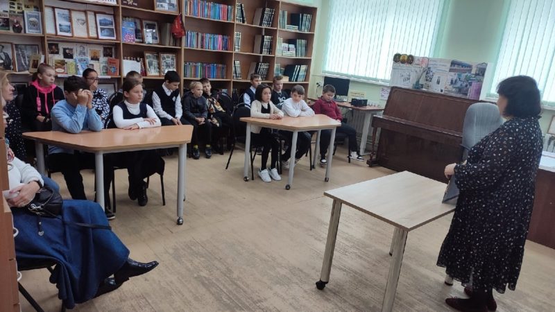 В Тучковской библиотеке прошел литературный час