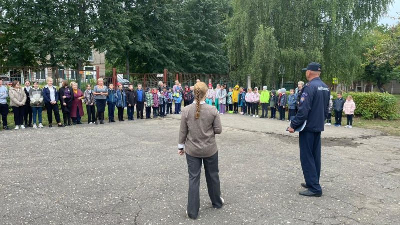 Работники Мособлпожспас провели тренировочную эвакуацию людей