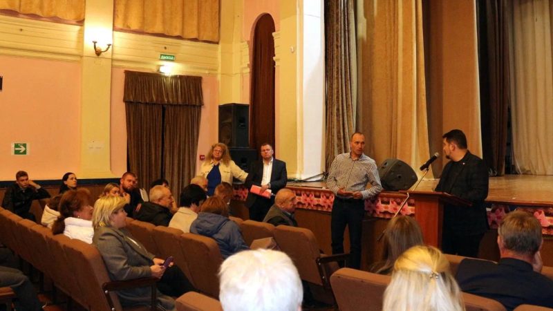 На встрече с жителями Дорохово были затронуты важные вопросы