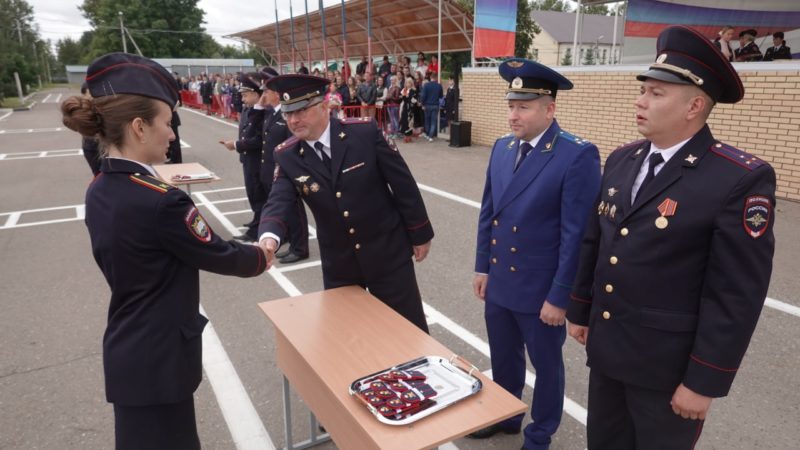 Денис Зайцев поздравил курсантов и школьников с Днем знаний