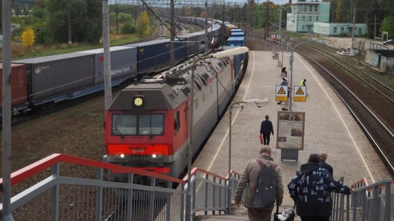 Николай Пархоменко провел совещание на железнодорожной станции Тучково