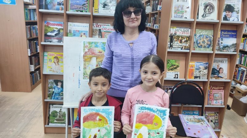В Тучковской библиотеке прошел урок рисования