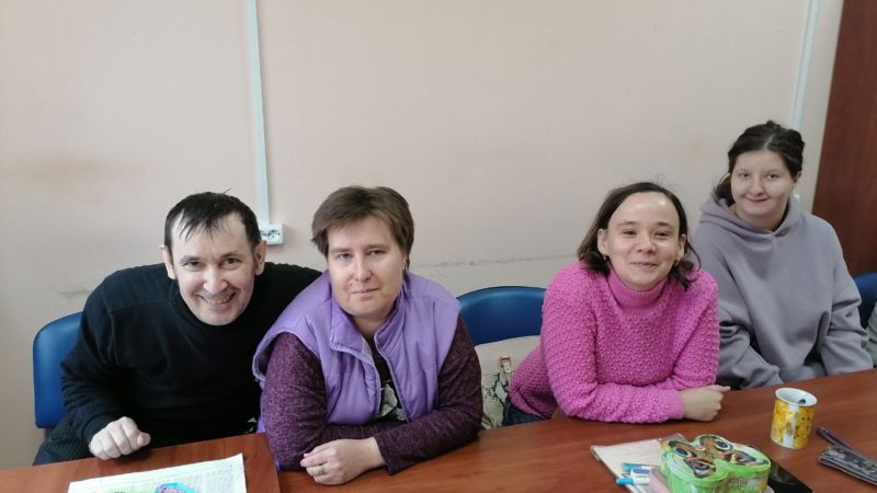 Клубу «Сильные духом» – о живописи и графике