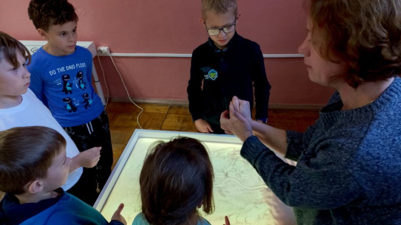 В Рузской библиотеке работает клуб «Песочный городок»