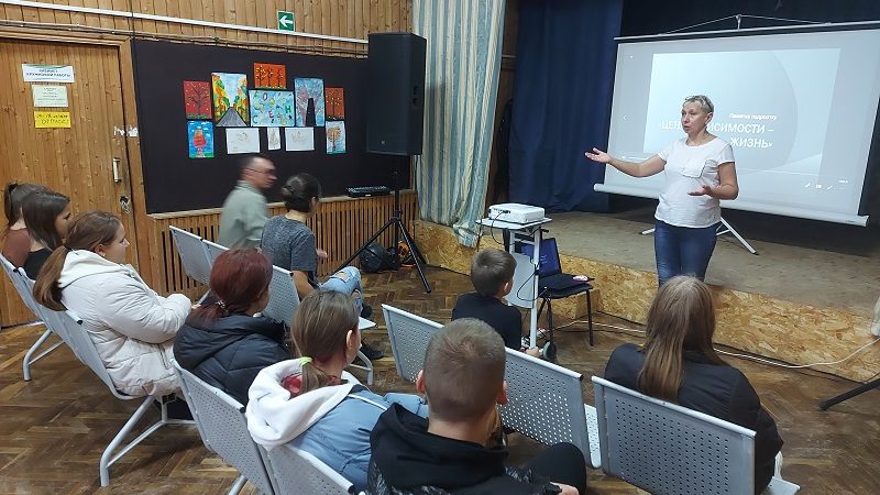 В Нововолково прошла беседа с подростками