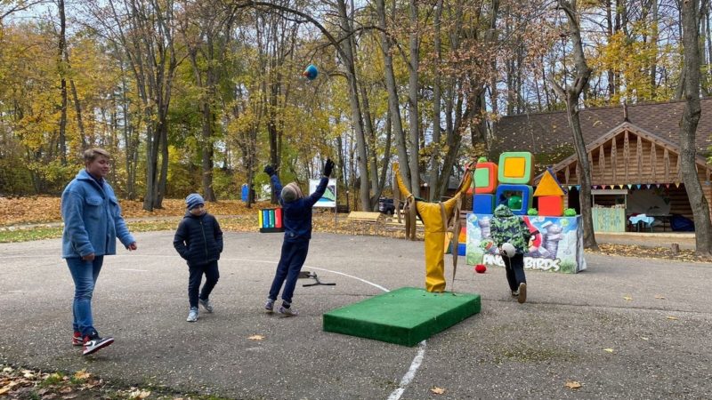 Мобильная игра Angry birds – вживую на Городке