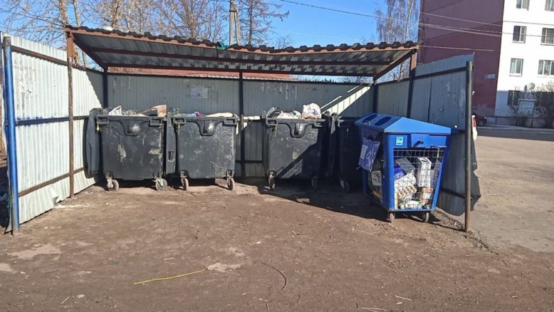 В Рузском округе убирают мусор на контейнерных площадках