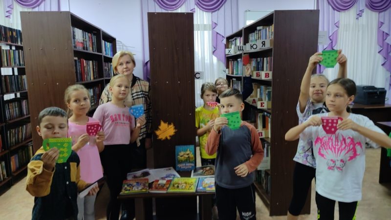 Колюбакинцы поздравили своих бабушек и дедушек