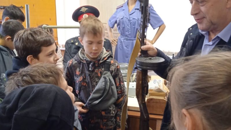 Тучковские школьники посетили Музей милиции