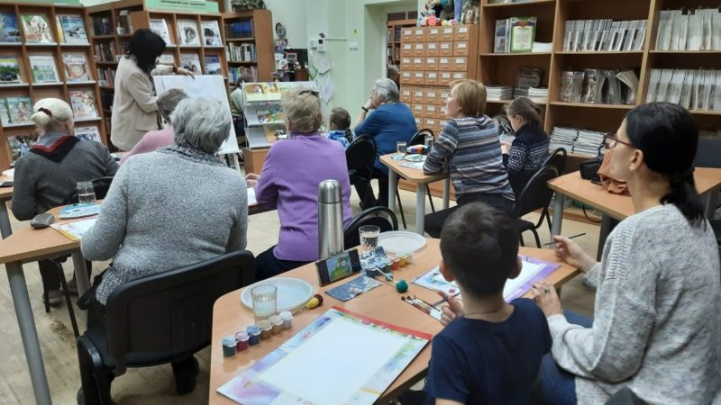 В Тучковской библиотеке встретились долголеты
