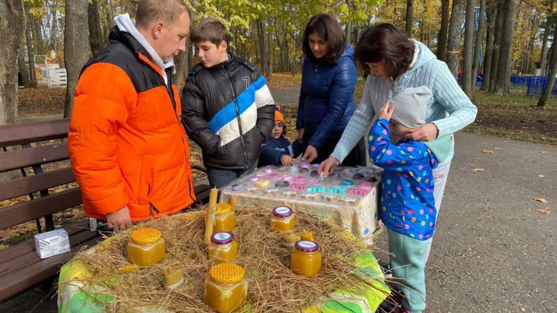 «Поющие под дождем»: мероприятие на Городке в Рузе