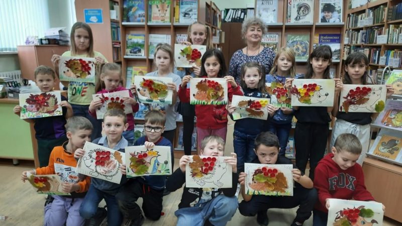 Тучковцы мастерили ежиков