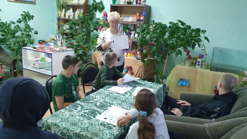 Барынинцы занимались аппликацией