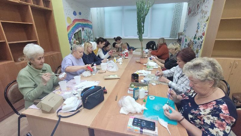Мастер-классы по новогоднему декору для рузских долголетов