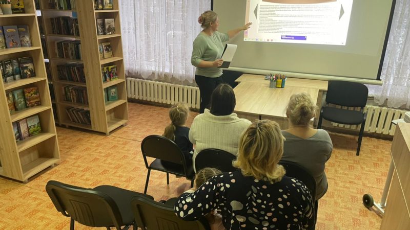 Никольцам провели час истории