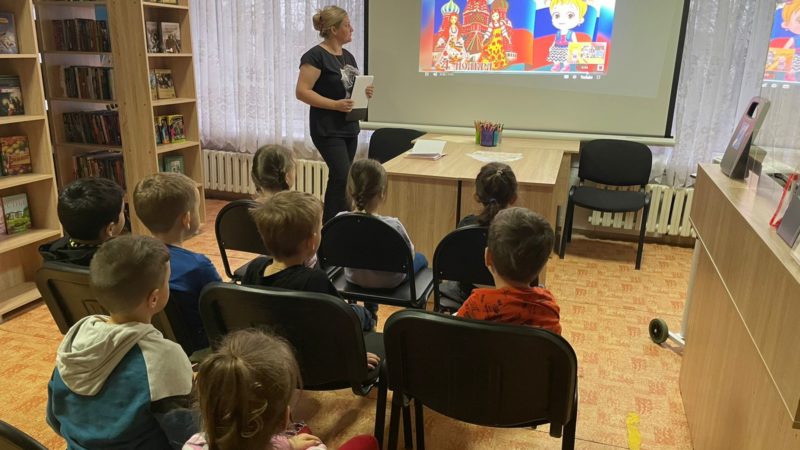 В Никольской библиотеке прошел познавательный час