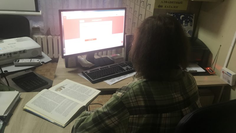 Никольских долголетов обучают работе с компьютером