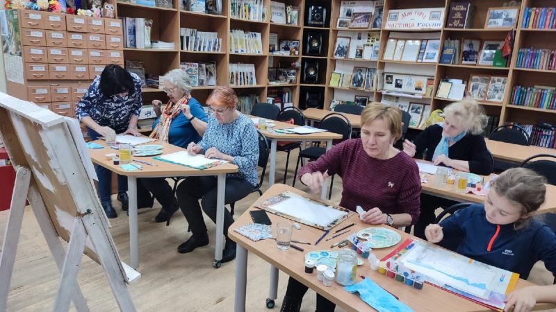 В Тучковской библиотеке состоялся урок рисования