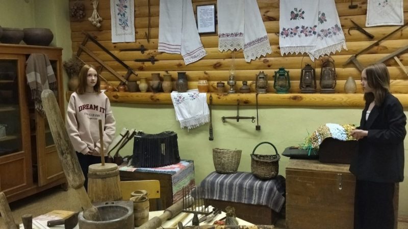 В Колюбакинской школе преподают музейное дело