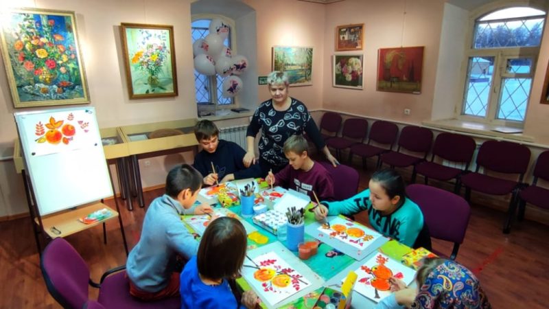 В рузском музее дети учатся рисовать