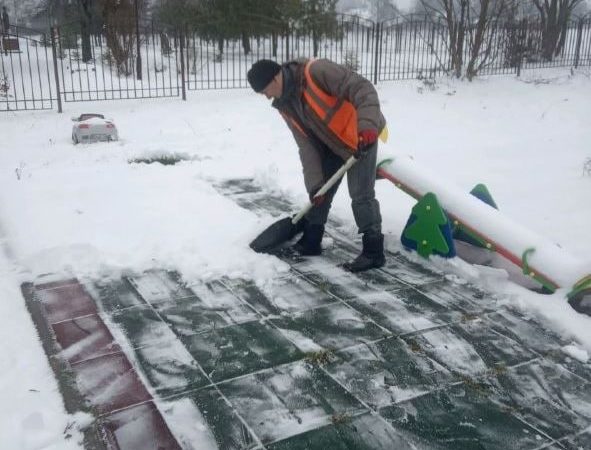 В Рузском округе приводят в порядок детские площадки