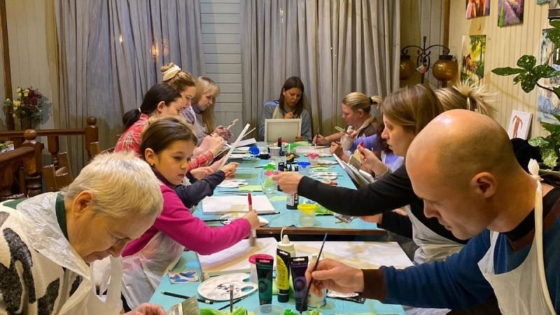 Дороховчане рисовали картины с поталью
