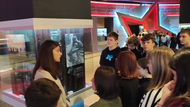 Покровские школьники побывали в музее Победы
