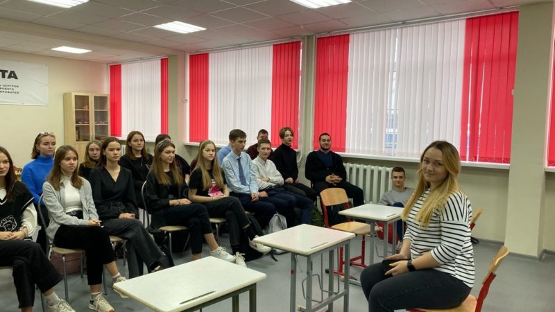 О финансовой аналитике и основах маркетинга: Неделя финансовой грамотности в Колюбакинской школе