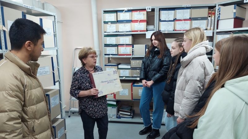 В Рузском архиве побывали члены «Молодой Гвардии» Единой России