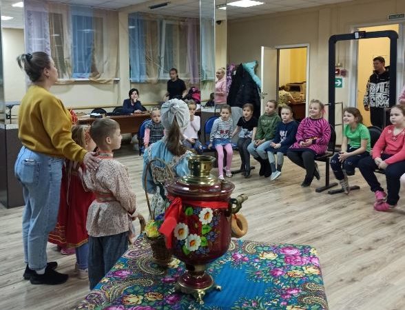 Юным беляногорцам рассказали о народных костюмах