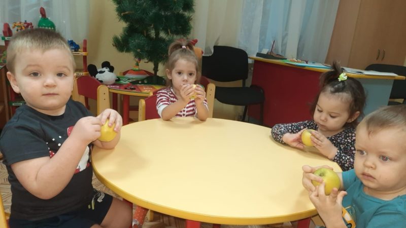 Маленькие ружане играли с доктором
