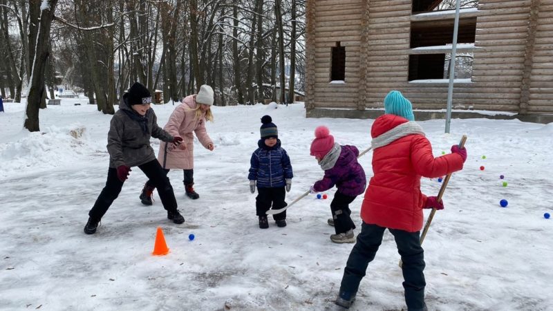 На Городке прошла игра в хоккей