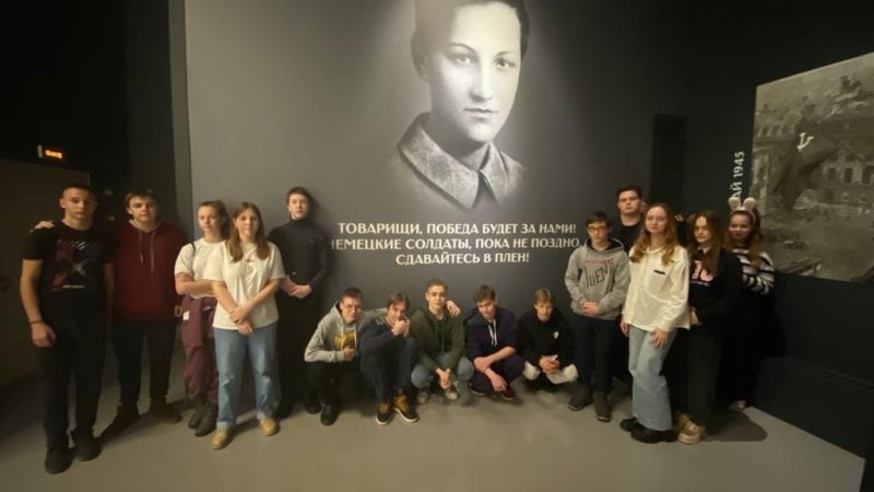 Колюбакинские школьники – на экскурсии в Петрищево