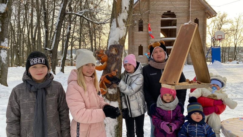 Ружане делали кормушки для птиц