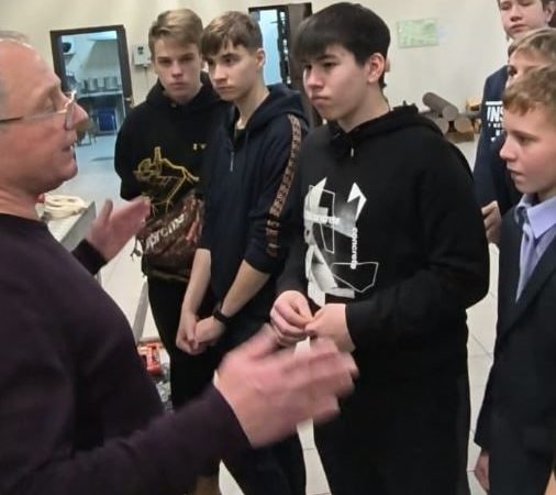 Дороховские школьники ознакомились с производством гражданского оружия