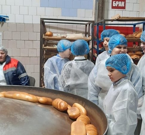 Колюбакинские школьники – на экскурсии по хлебозаводу