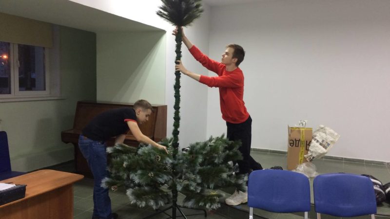 Рузские волонтеры готовятся к Новому году