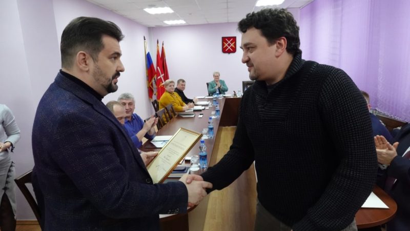 Николай Пархоменко вручил награды депутату и предпринимателю