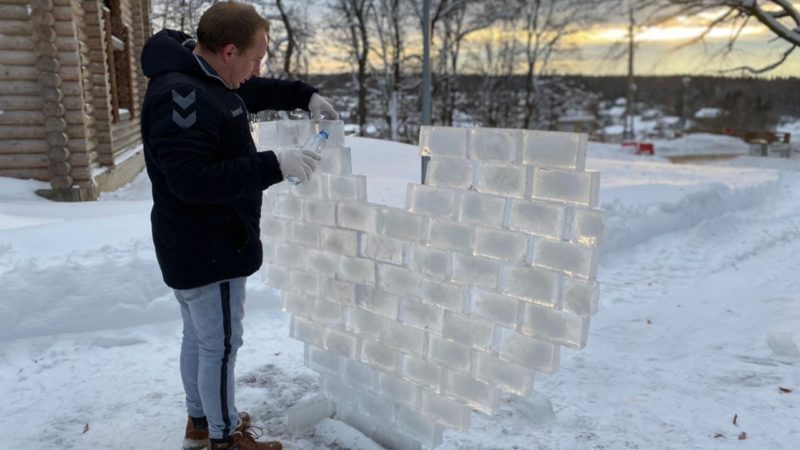Ледяная фотозона в парке «Городок»