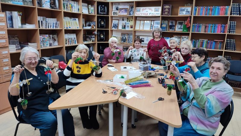 В Тучковской библиотеке состоялся новогодний мастер-класс