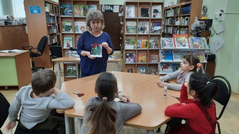 Тучковцы мастерили новогодние открытки