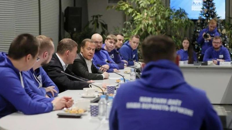 Руководство «Единой России» поблагодарило активистов МГЕР и «Волонтёрской Роты» за добровольчество